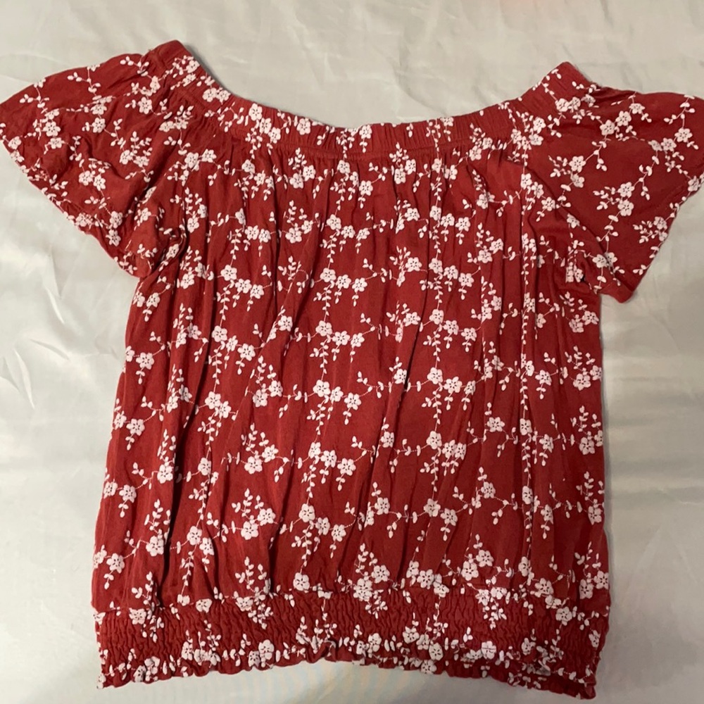 * size: M
* brand: roommates
* color: maroon-ish